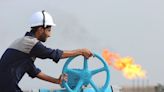 Oil prices fall amid US rate jitters, surprise inventory build By Investing.com