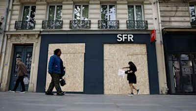 Phone networks ‘sabotaged’ in France & leftist arrested over rail attacks