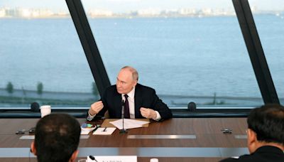 Rússia não tem ambições imperiais e não tem planos de atacar a Otan, diz Putin