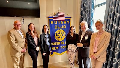 Rotary Club presents scholarships to high schools students and to colleges