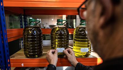 Spain Extends VAT Exemption for Some Foods, Includes Olive Oil