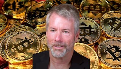 Peter Schiff Encourages MicroStrategy Founder Micheal Saylor To 'Borrow' Another $4.3B To Buy Bitcoin That US Plans To Sell