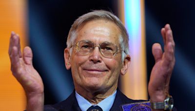 Walmart heir Jim Walton just joined the $100 billion club