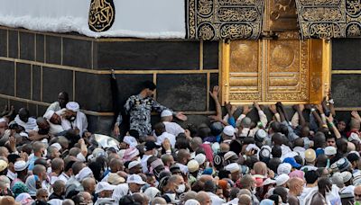 Families Search For Missing As Hajj Pilgrims Death Count Rises Over 900