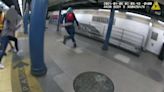Bodycam shows police chasing purse snatcher in Manhattan subway station: NYPD