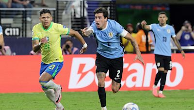 Uruguay sacó a Brasil en los penaltis y será el rival de Colombia en la semifinal