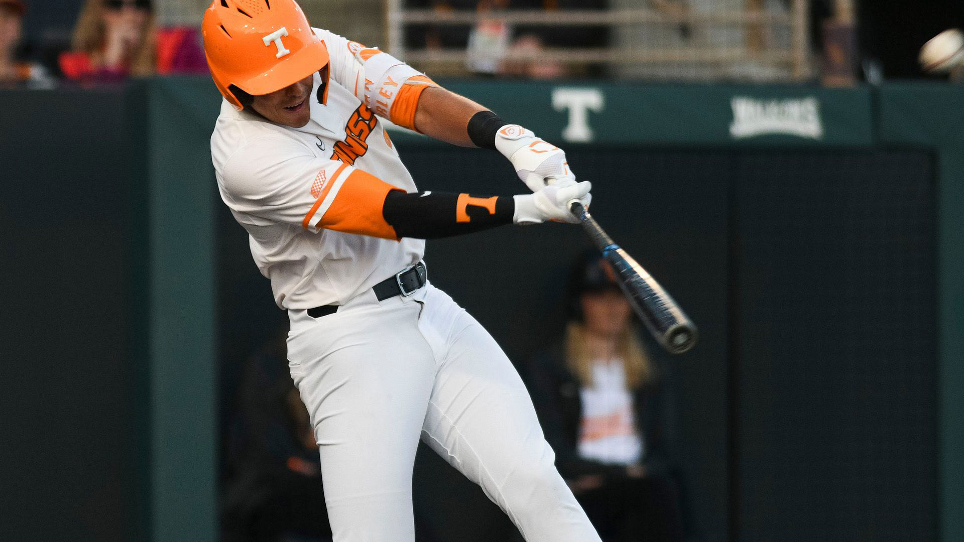 Tennessee rises to No. 1 in latest Baseball America poll