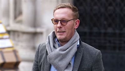 Laurence Fox pagará 210.000 euros a dos personas a las que llamó 'pederastas' en las redes sociales