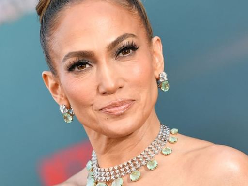 Cuál es la estricta rutina de ejercicios y dieta de Jennifer Lopez para mantenerse regia