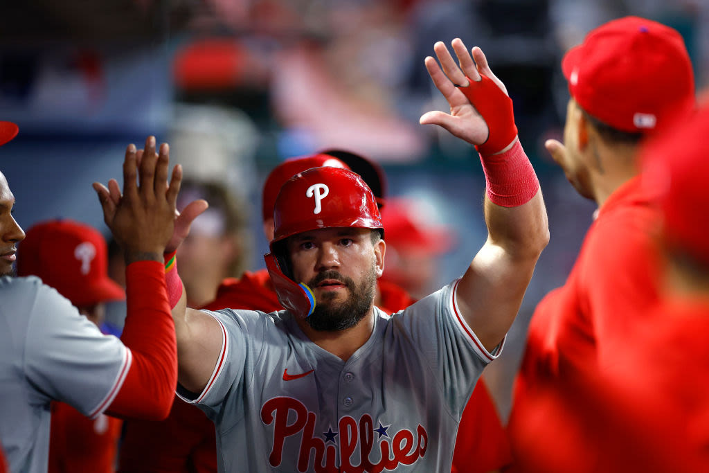 Castellanos and Rojas rescue Phillies with 9th-inning jacks