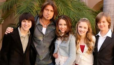 Irreconocibles: El elenco de la exitosa serie “Hannah Montana” 18 años después