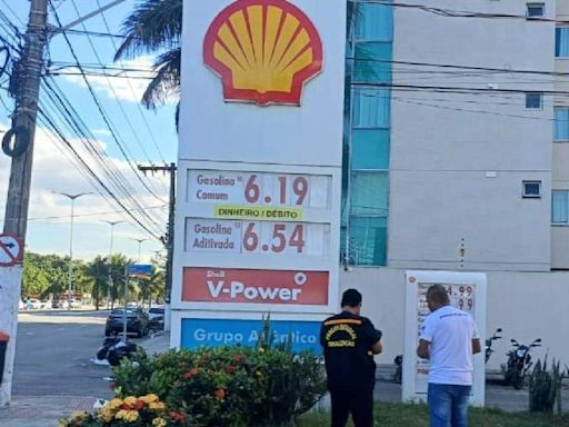 Procon-ES fiscaliza postos de combustíveis após aumento no preço da gasolina