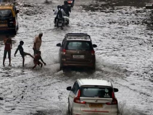 Several areas get flooded as heavy rain sweeps Mumbai