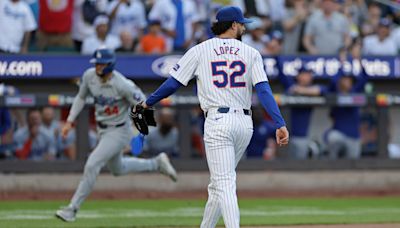 Mets expected to DFA Jorge Lopez after he throws glove into stands, calls Mets 'worst' team in MLB