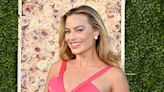 Margot Robbie Channels 1977’s Superstar Barbie at the 2024 Golden Globes