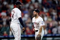 Deadspin | Astros Jose Altuve, Yordan Alvarez aim to stay hot vs. D-backs