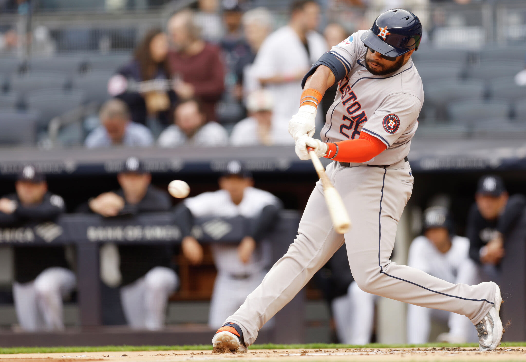 Jon Singleton blasts moonshot into upper deck at Yankee Stadium