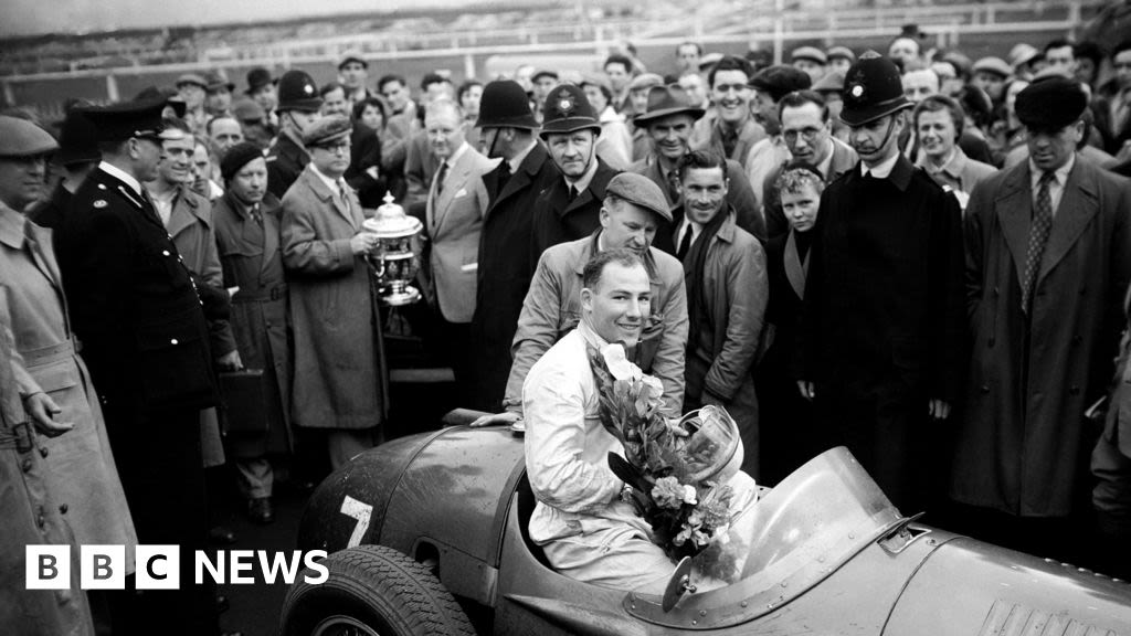 When horse power attracted 150,000 to Aintree