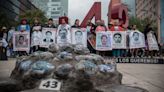 Fiscalía del caso Ayotzinapa revisa 35 de 2 mil cuerpos para identificar a estudiantes - Cambio de Michoacán