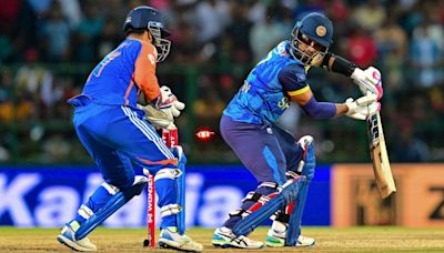 Misfiring middle order crashlands Sri Lanka's T20I spaceship