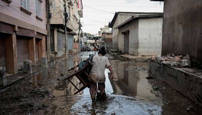 Death toll in Nepal from rain-induced floods and landslides reaches 200, many people still missing