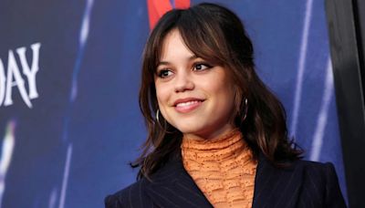 Jenna Ortega está en conversaciones para protagonizar la nueva película de J. J. Abrams junto a Glen Powell