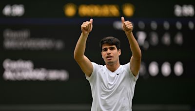 Alcaraz vence a Medvedev en semifinales y buscará su segundo título en Wimbledon