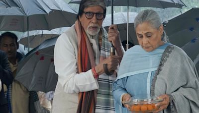 Amitabh Bachchan holds umbrella for Jaya Bachchan as he prays for those affected by Mumbai rains: ‘Sad, helpless’