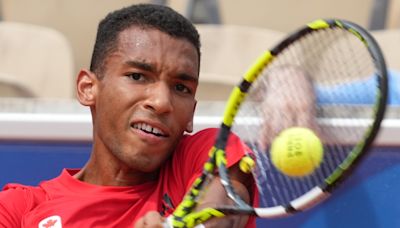 Montreal's Felix Auger-Aliassime defeats Medvedev to reach quarter-finals in Paris