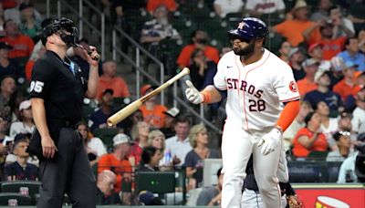 Good news from Astros' weekend? Jon Singleton is bat-flip king.