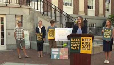 Advocates push for governor to sign data privacy bill