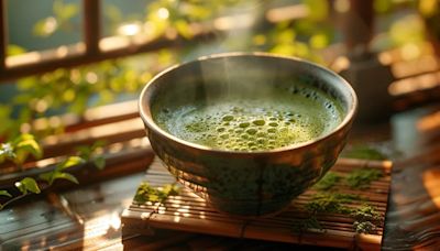 Cómo preparar el té verde matcha que ayuda a eliminar bacterias y virus de la boca