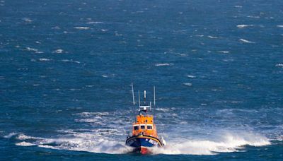 Lifeboat crews rescue 43ft motor cruiser stuck in shipping lane