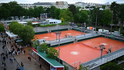 French Open tennis clash abandoned after FIVE MINUTES in rarely-seen scenes