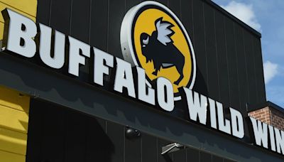 Buffalo Wild Wings mocks Red Lobster’s bankruptcy with new bottomless chicken deal