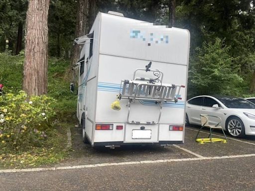 車宿族占據溪頭停車位 園方：將依規定驅離