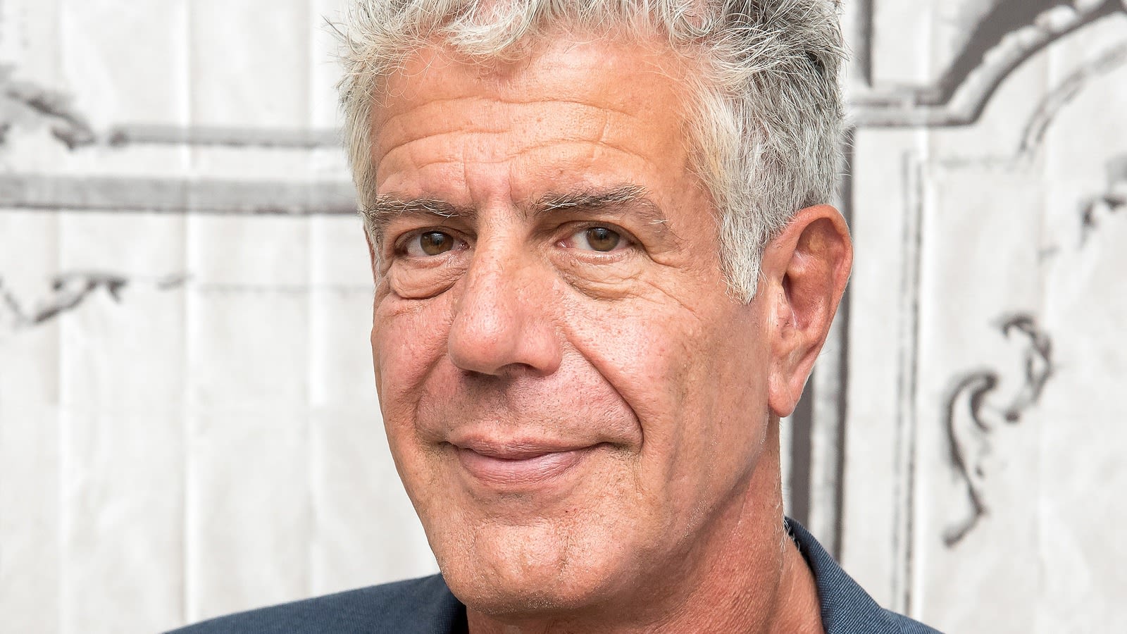 This Was Anthony Bourdain's Favorite Pre-Dinner Cocktail