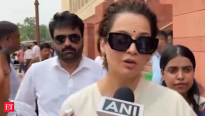 'He did a good standup comedian act': Kangana Ranaut takes a swipe at Rahul Gandhi over his Hindu remarks - The Economic Times