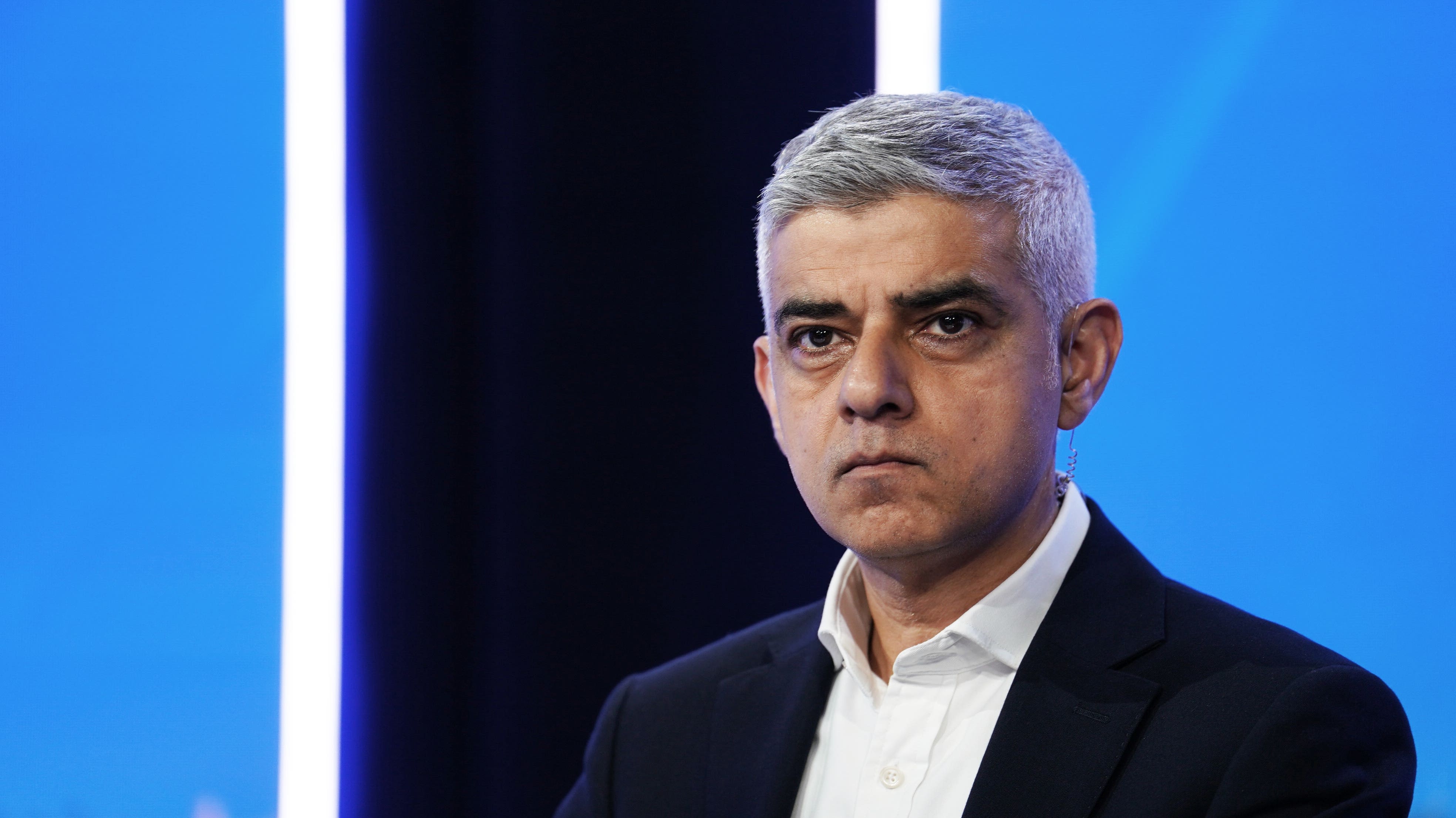 Khan calls for end to ‘everyday extortion’ of unfair charges for leaseholders