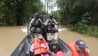 Hundreds rescued from Texas floods as forecast calls for more rain and rising water