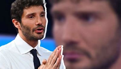 Stefano De Martino beccato dietro le quinte con Lei: la foto diventa virale