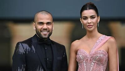 Dani Alves y Joana Sanz confirman su reconciliación y pasean su amor públicamente por Barcelona