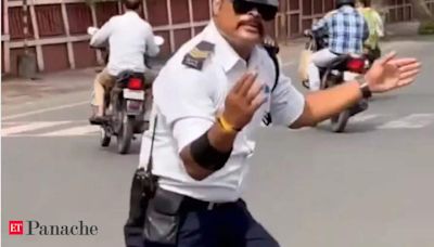 Anand Mahindra cheers for dancing traffic policeman who proves any work can be exciting - The Economic Times