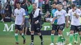 El Racing Santander se ahoga con polémica en Villarreal y un palo en el 93' lo deja sin playoff