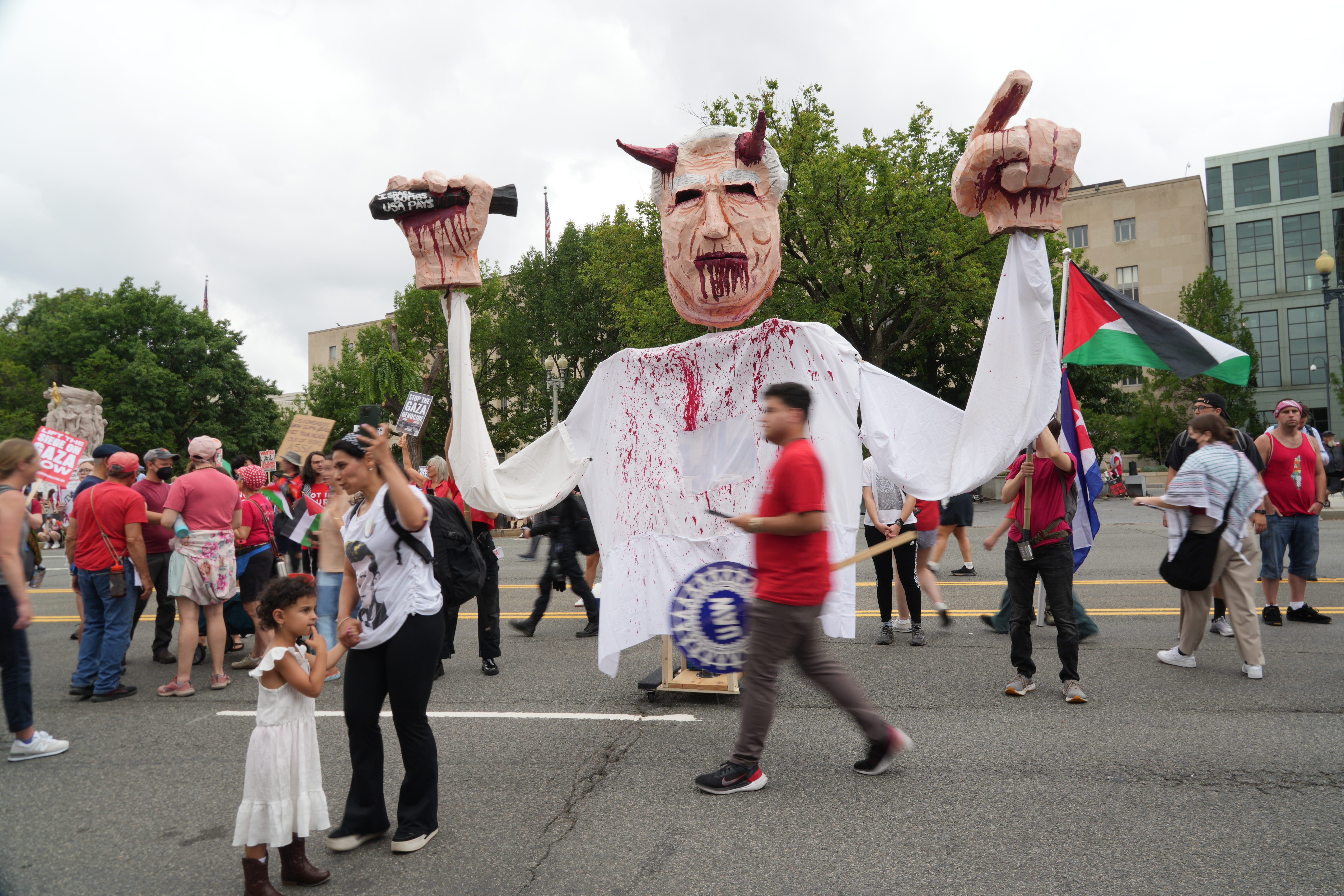 Maggots at the Watergate, furious interns on Capitol Hill: Netanyahu DC visit sparks protests