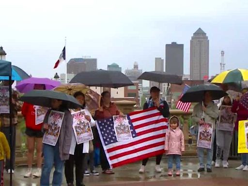 'Iowa is not Texas': Hundreds gather near Iowa statehouse to protest new immigration law