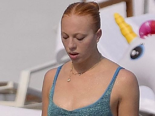 Boris Becker's daughter Anna Ermakova shows off her toned abs