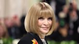 What Anna Wintour’s Assistants Do During the Met Gala Red Carpet