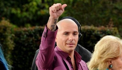 Pitbull se emociona al ver lo que han hecho 'Los Bridgerton' con una de sus canciones