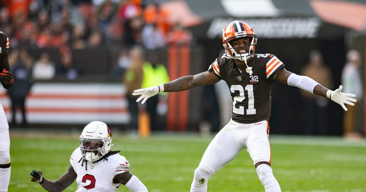 WATCH: Browns' Ward Intercepts Huntley's Pass in OTAs